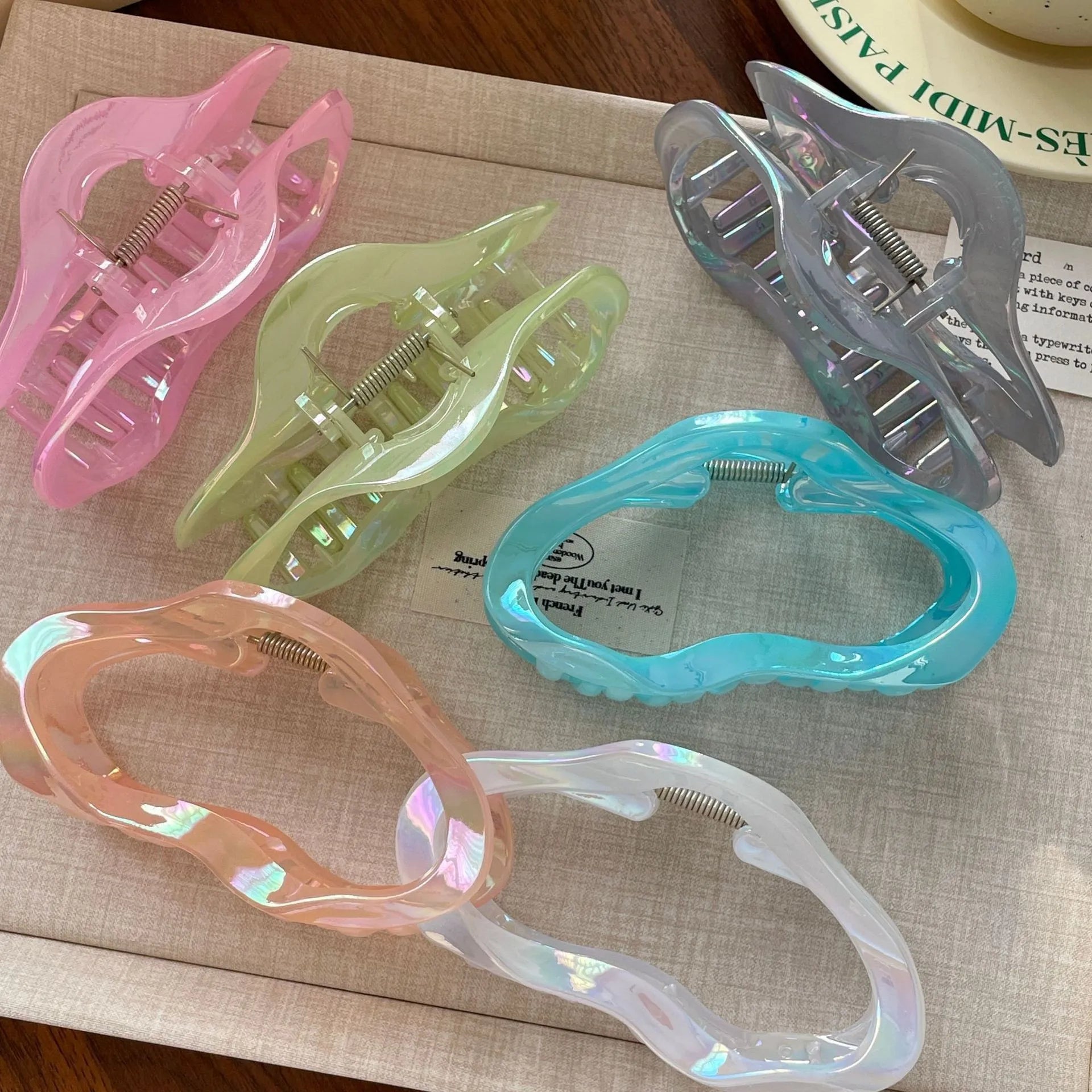 Korean Original Jelly Color Electroplated Cloud Shape Large Hair Claw Simple Hair Styling Accessory for All Seasons ﻿