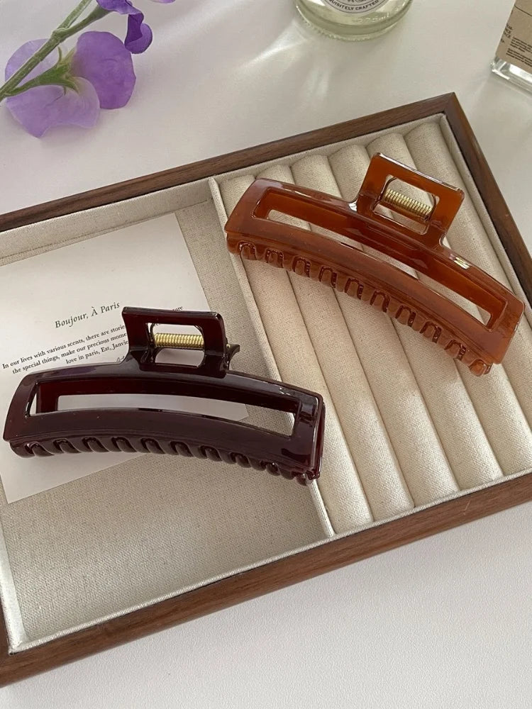 Chestnut brown large grab clip